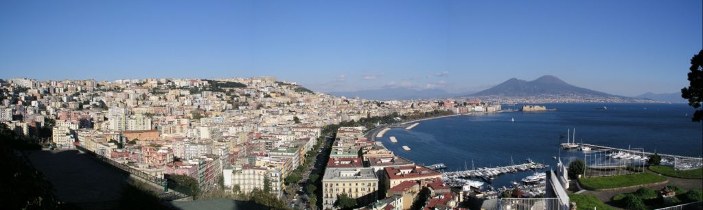 Napoles, el panorama - foto Damirux Wikimedia Commons