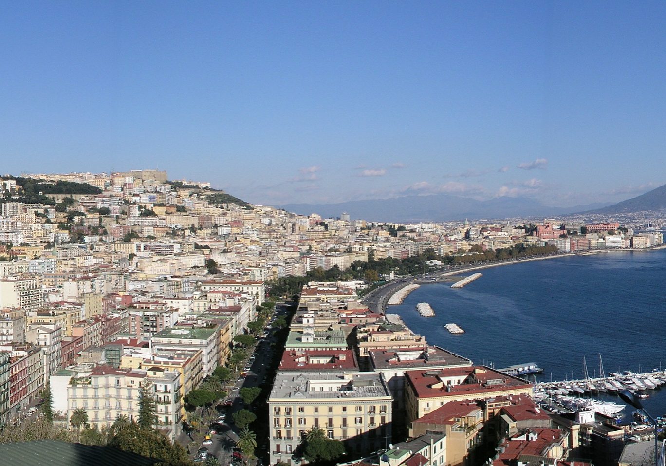 Napoles, el panorama - foto Damirux Wikimedia Commons