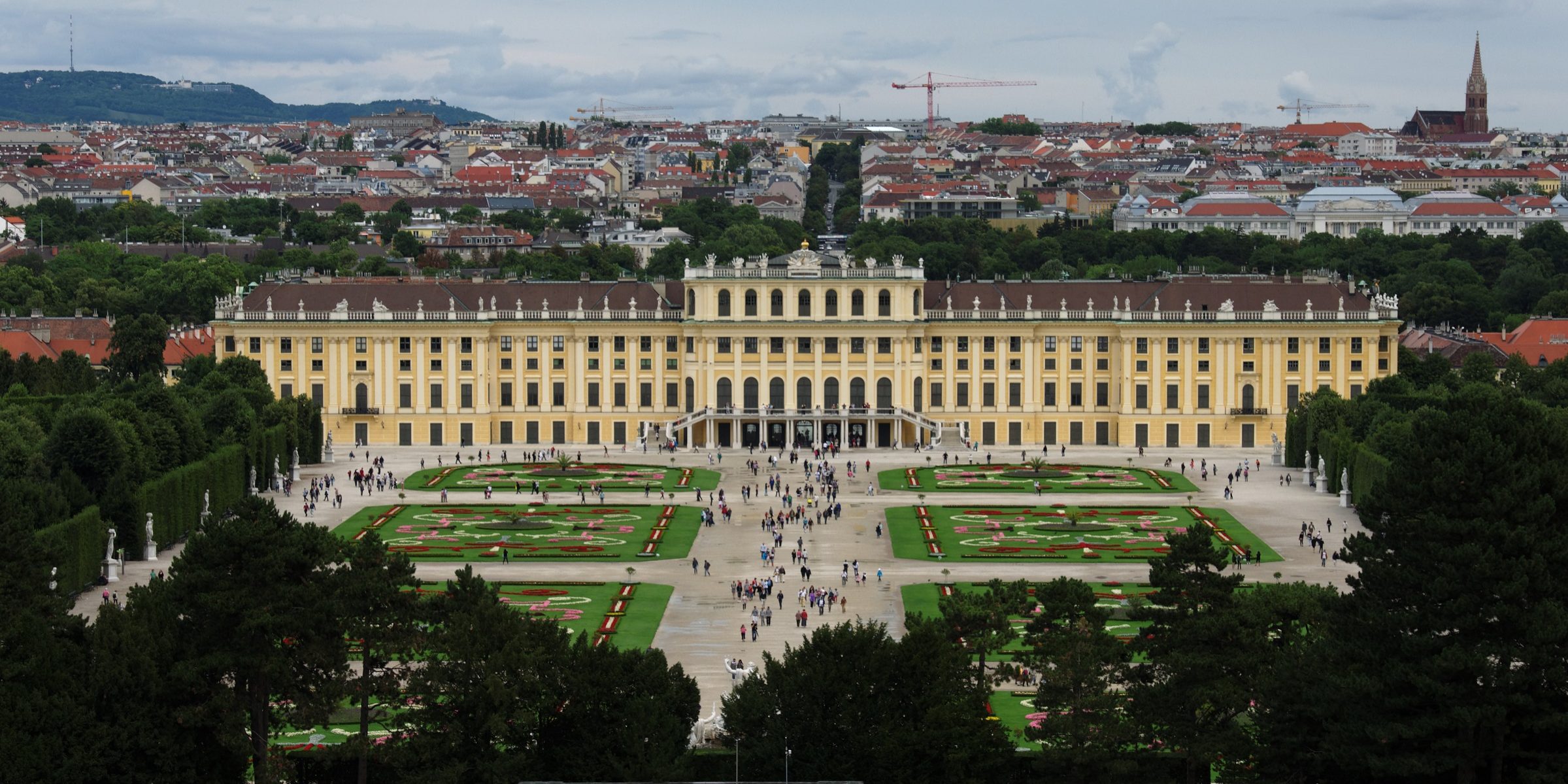 Viena, Palacio de Schonbrunn-foto By Yelkrokoyade Wikimedia Commons
